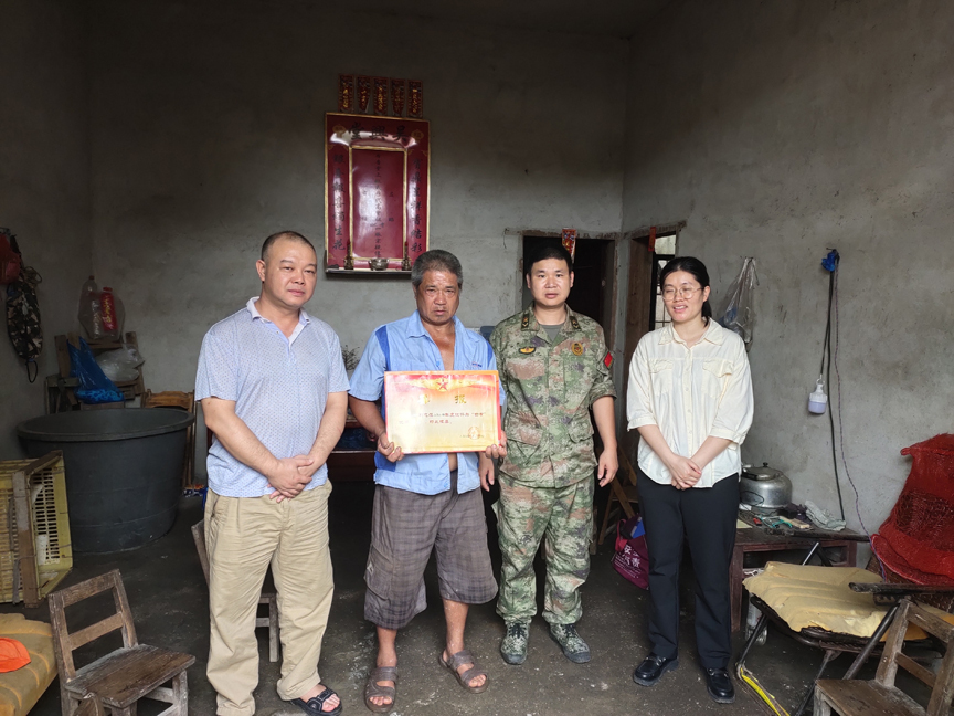 【雙擁·四排鎮】立功喜報送家門 擁軍優屬暖人心1.jpg