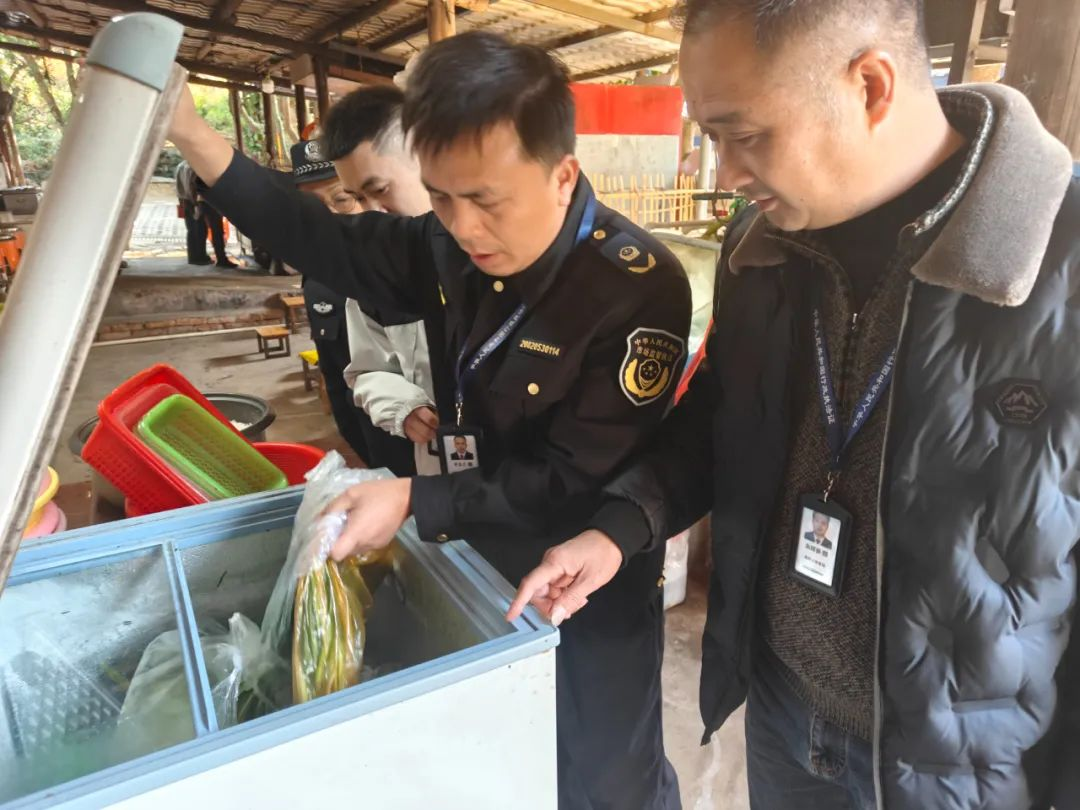 聯合執法!鹿寨嚴打野生動物非法交易!1.png